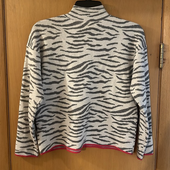Anthropologie Women’s Lizzie Mock Neck Zebra Tiger Print Sweater Gray Size Small - Picture 11 of 13